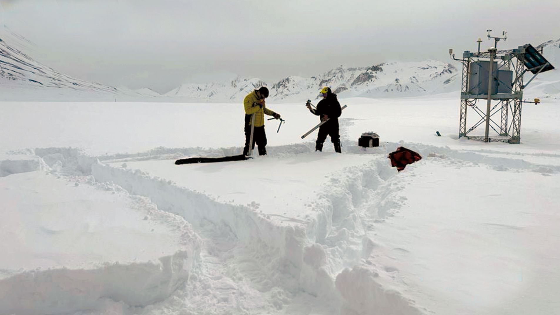 En 2023 en la Laguna del Diamante llegó a haber dos metros de nieve y se espera repetir la situación este año (foto archivo).