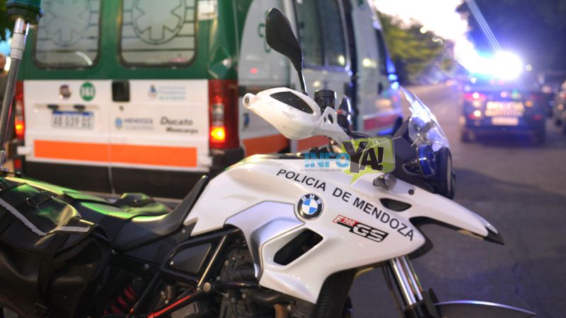 Una motociclista con fractura expuesta: el conductor del auto se fue del lugar