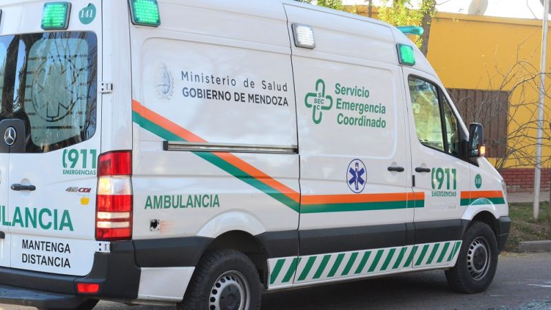 Un vehículo atropelló a una mujer que circulaba en bicicleta