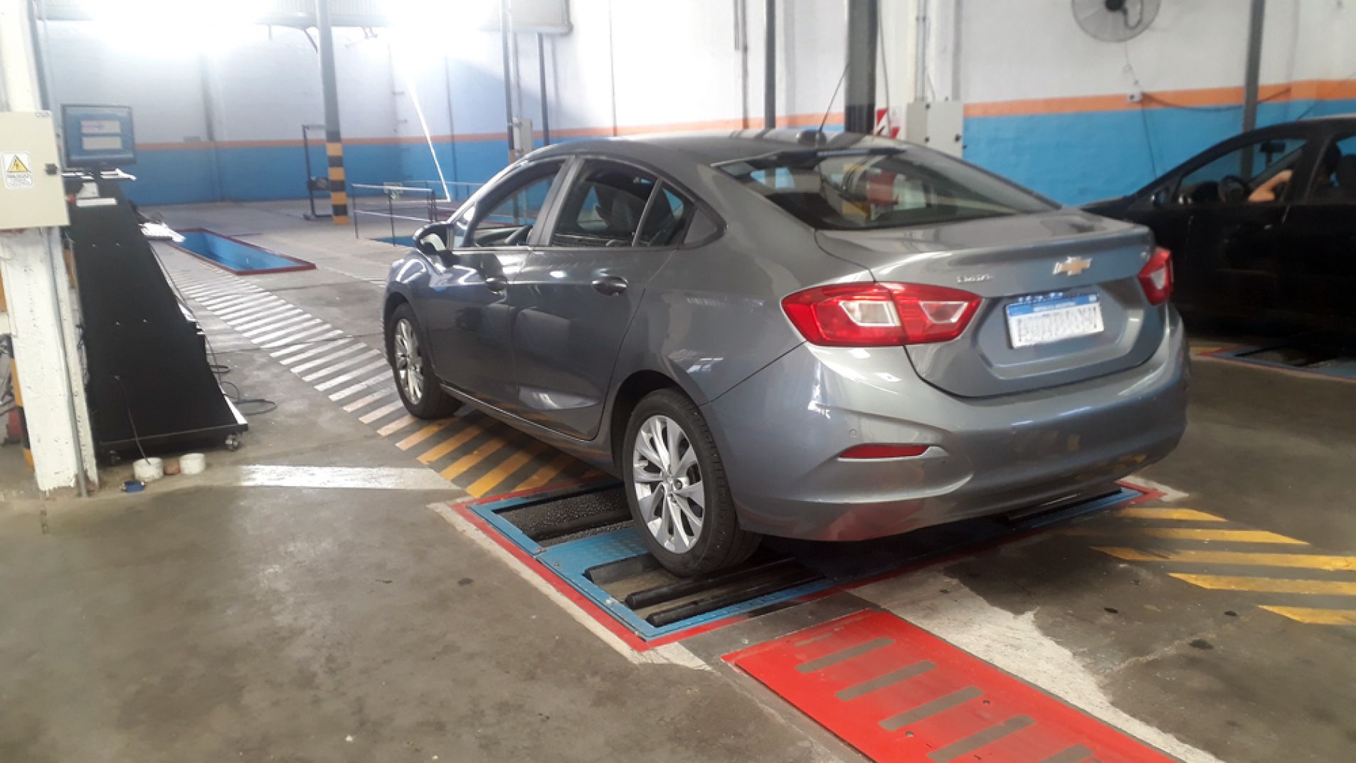 El valor de revisar un auto pasaría de 31.041 a 102.656 pesos (foto archivo).