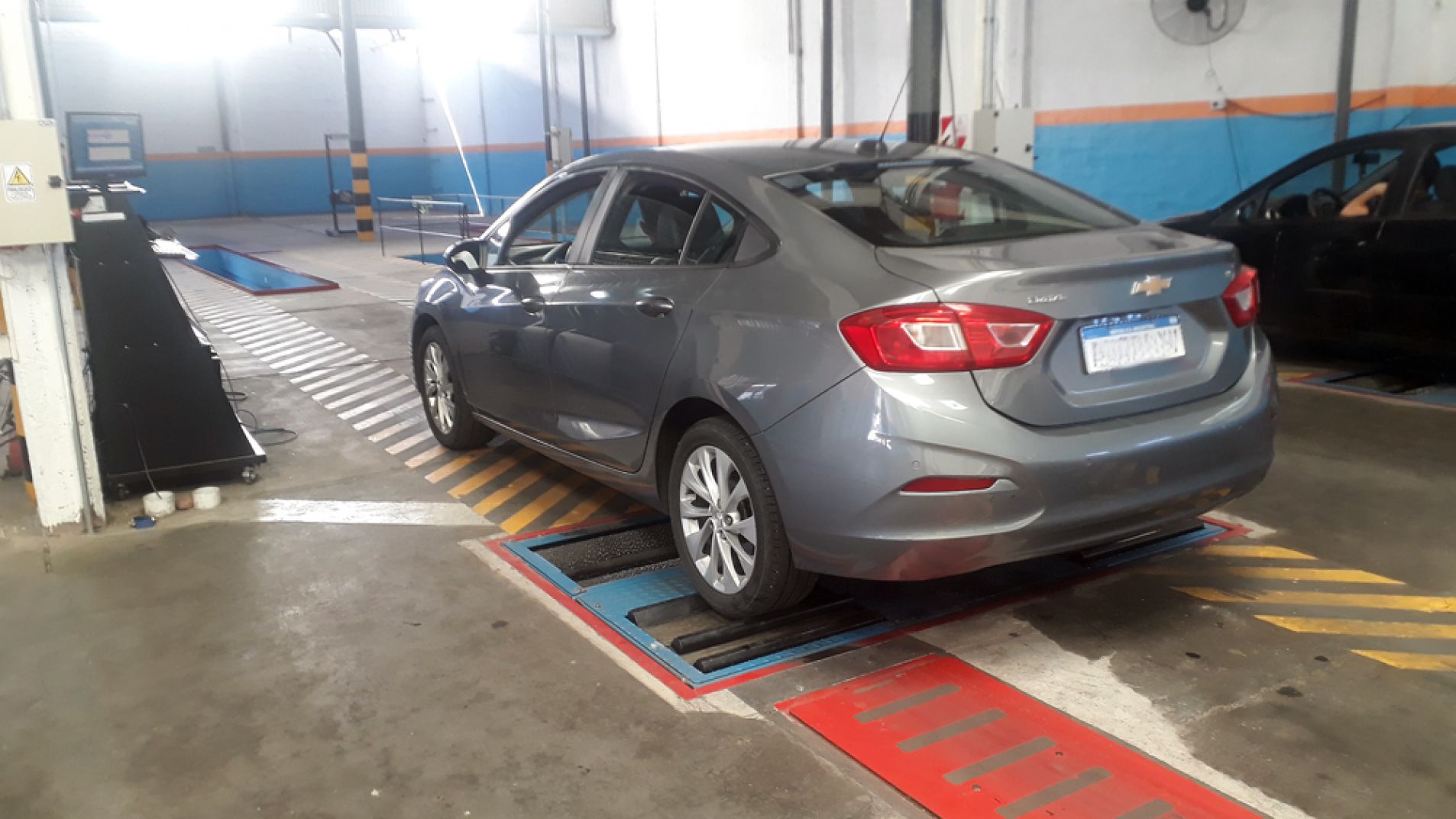 El valor de revisar un auto pasaría de 31.041 a 102.656 pesos (foto archivo).