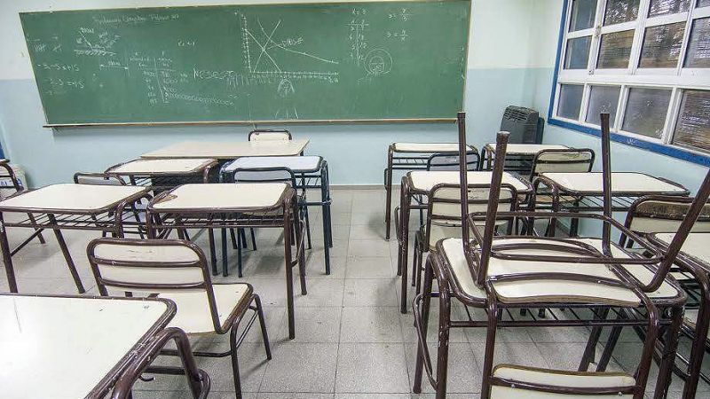 Quieren saber cuántos cursos han cerrado en escuelas y otros centros educativos