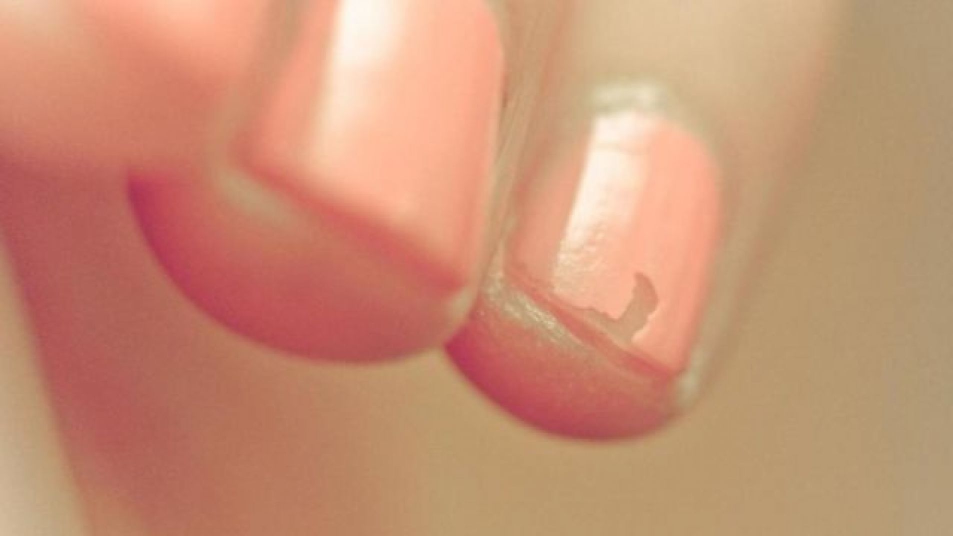 ¿Sabés qué se esconde debajo de tus uñas?