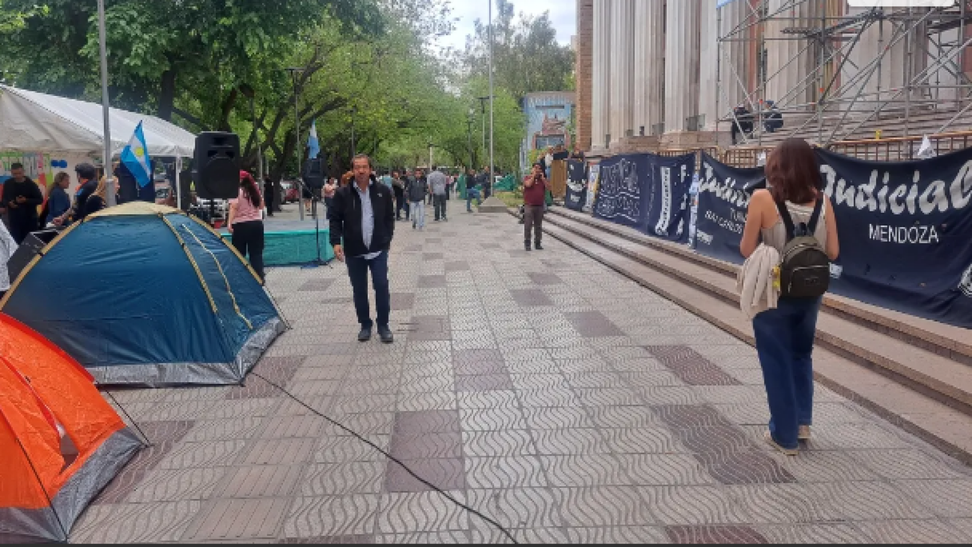 Seguirá el paro de los Judiciales y el acampe en Mendoza