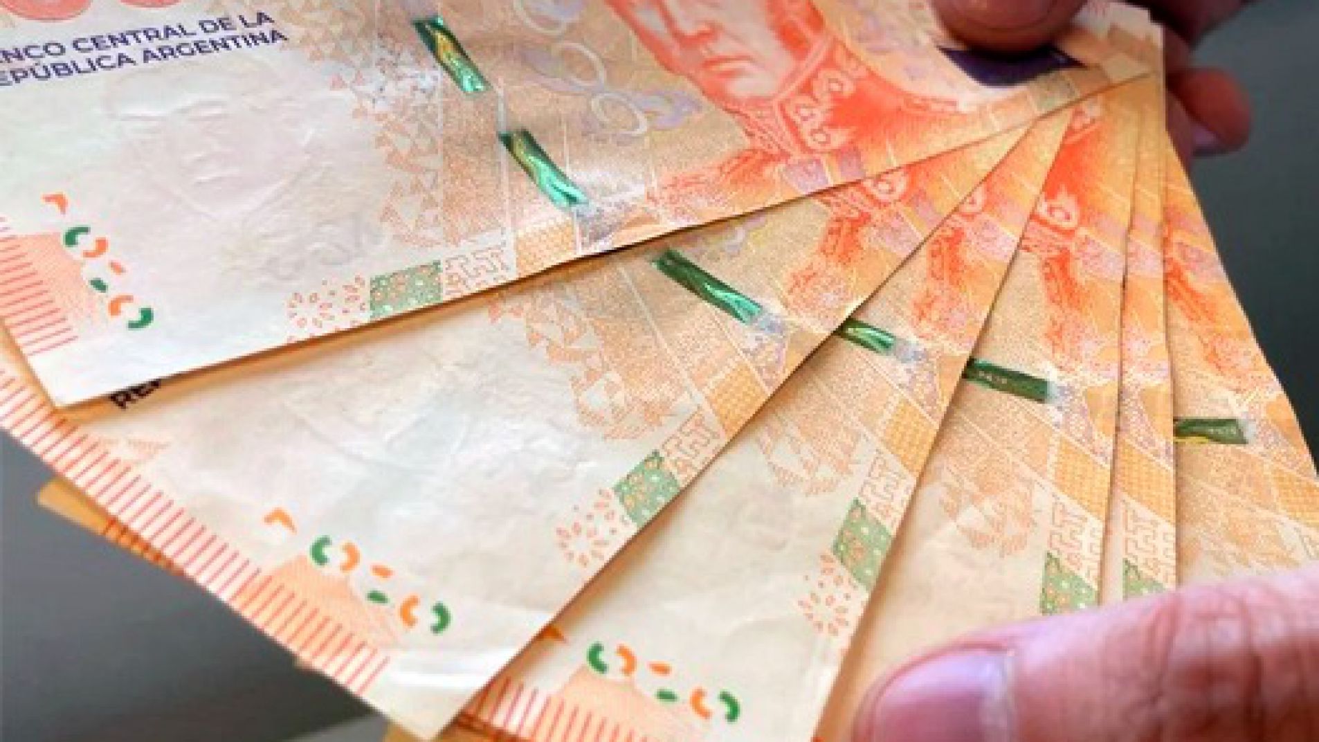 Rompieron la vidriera para robar la caja fuerte de un comercio