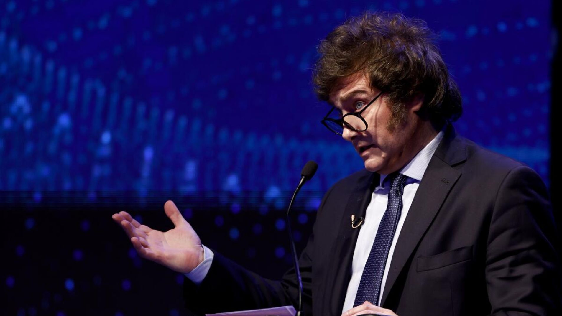 Milei suspendió la pauta oficial a los medios de comunicación por un año