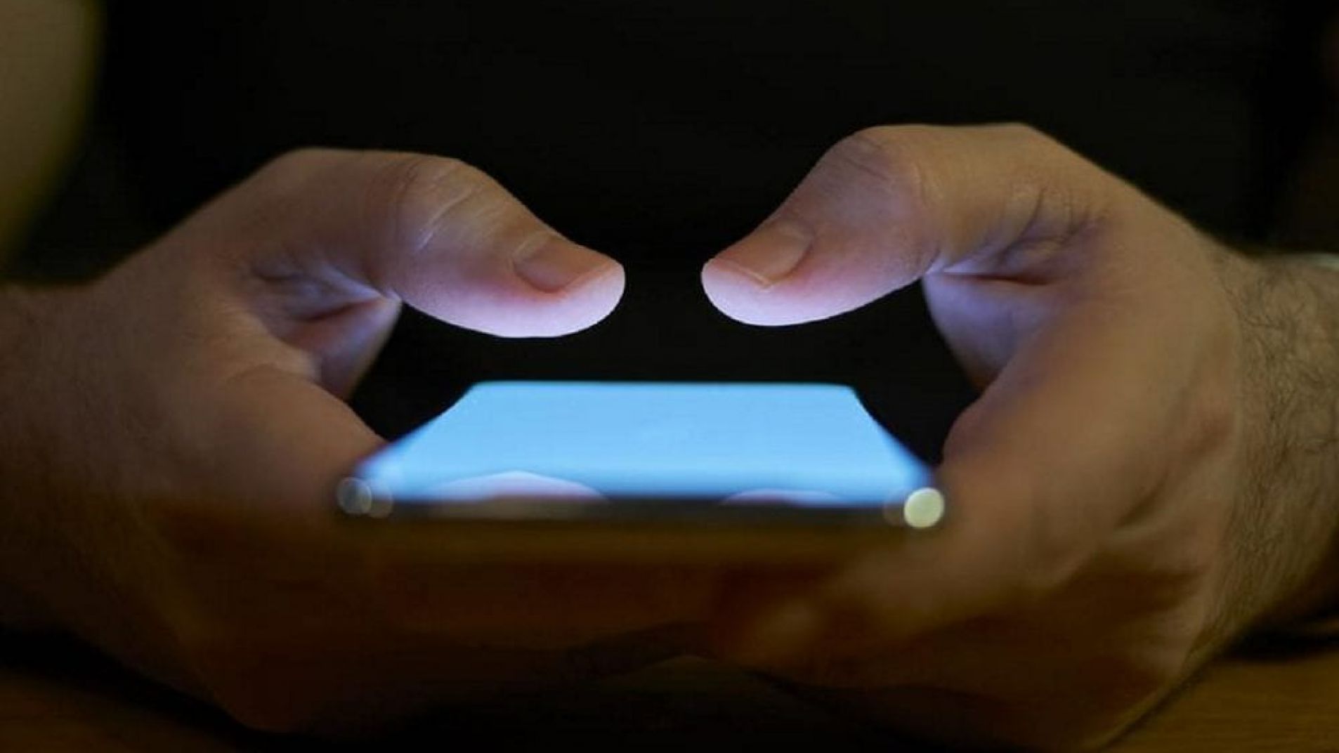 Milei liberó por decreto los precios de internet, cable y telefonía