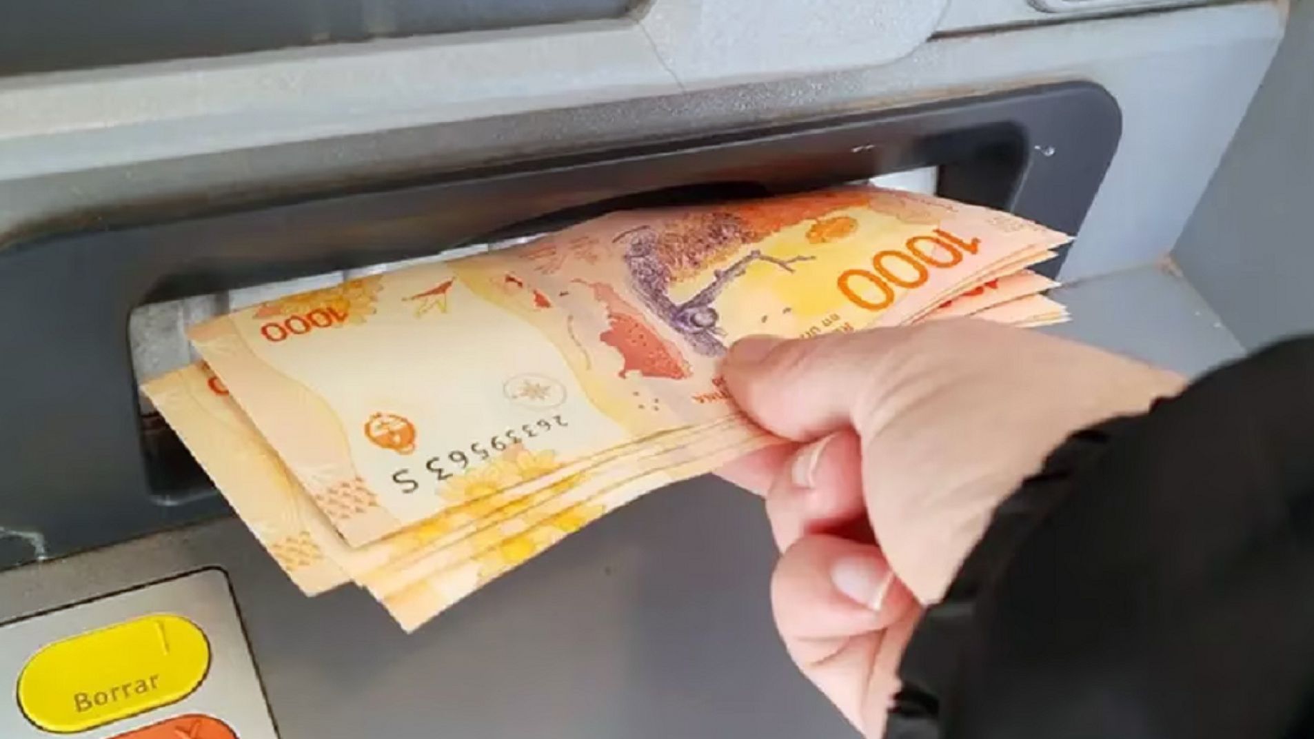 Miles de clientes del Nación cobraron $700.000 en sus cuentas por un error