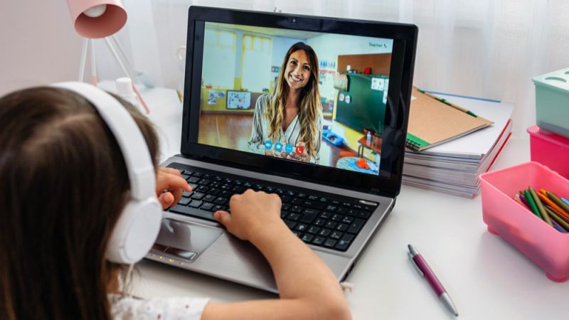 La Ley Ómnibus permite la educación virtual desde los 9 años