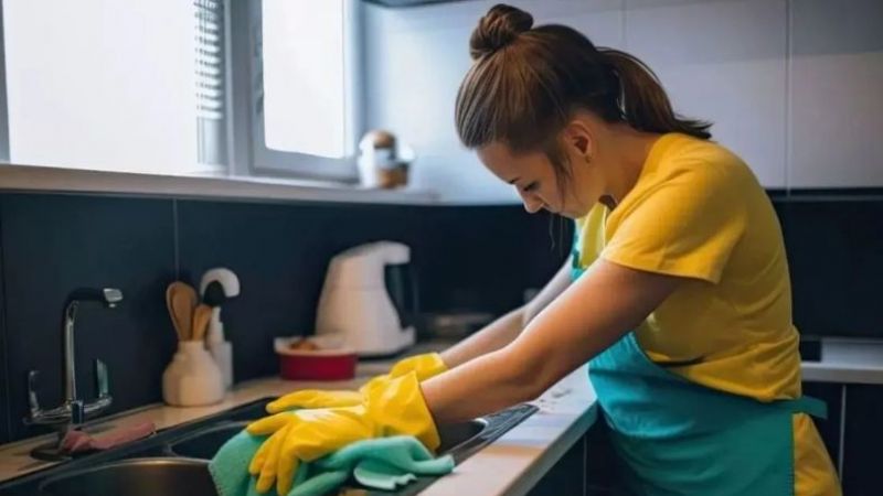 Aumento salarial y bono para empleadas domésticas en marzo