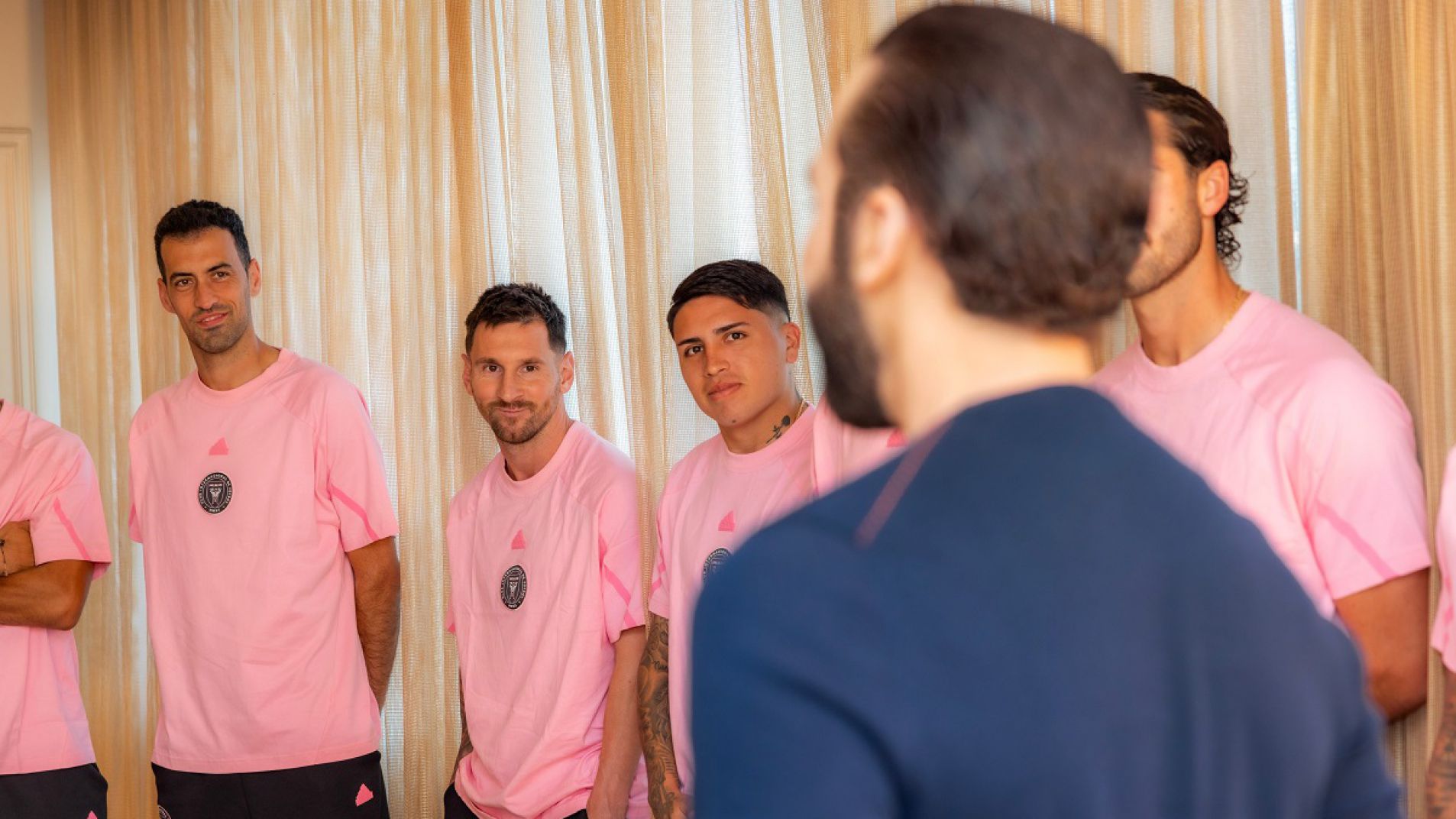 El saludo de Bukele con Messi se hizo viral y recorrió el mundo