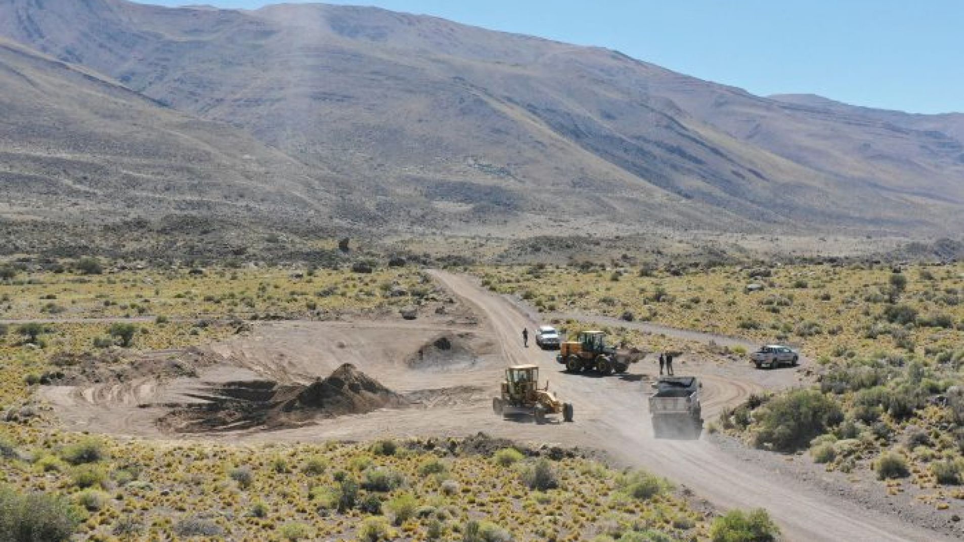 Mejoran la ruta 220 para poder ir en auto hasta el hotel abandonado
