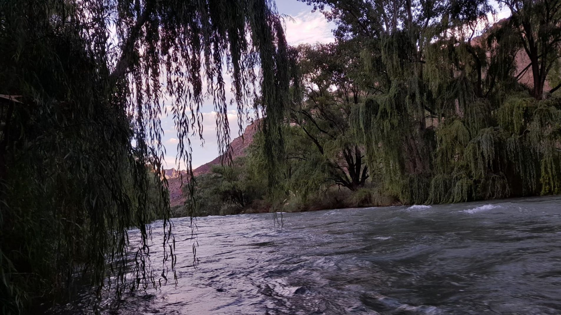 El río Atuel tuvo un caudal normal en la temporada 2023-2024 y se espera que se repita (foto archivo).