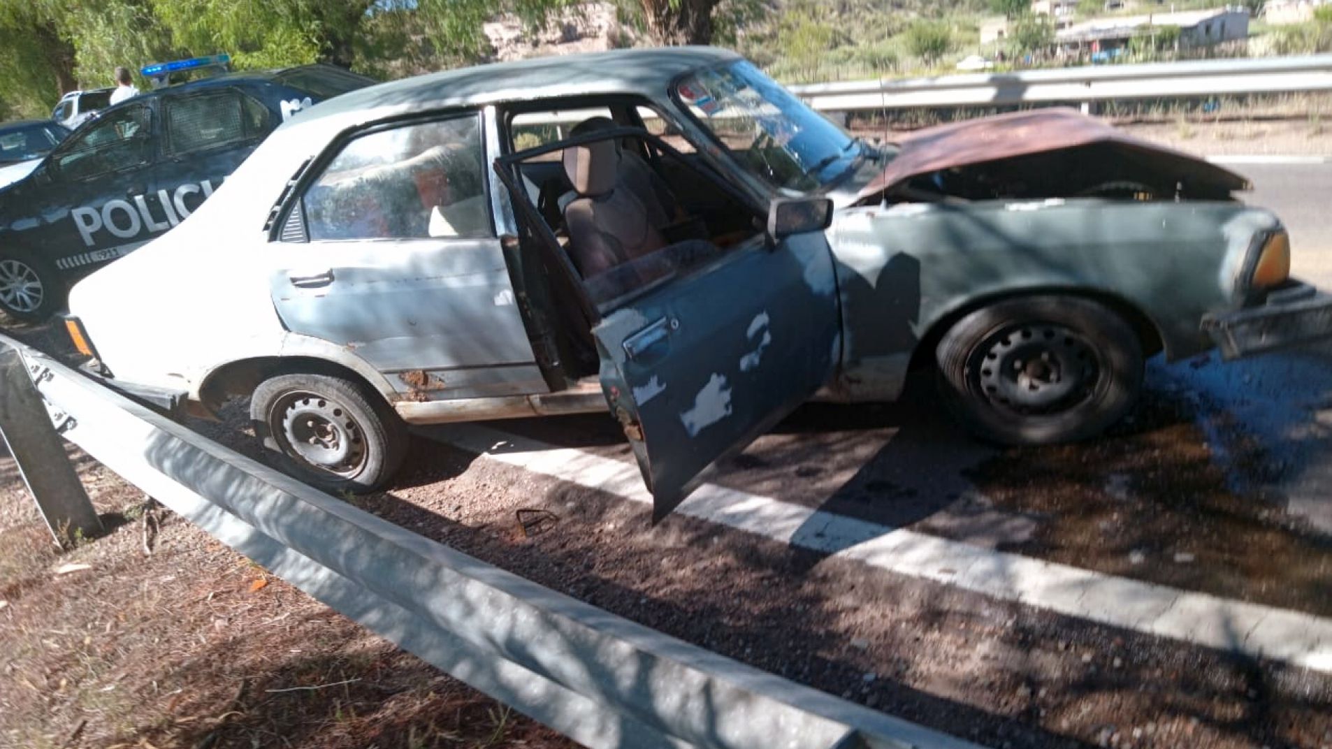 Tres autos chocaron en cadena en el puente de La Guevarina