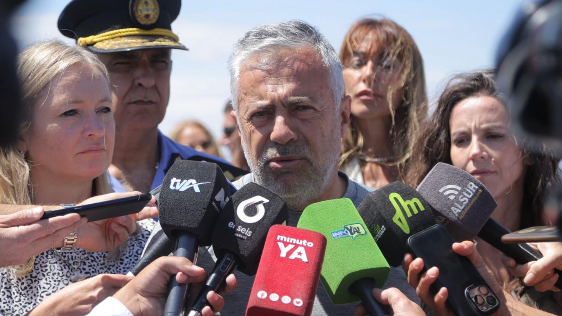 "Si ponen de voceros a sus familiares, lo mejor es que dejen de ser policías"