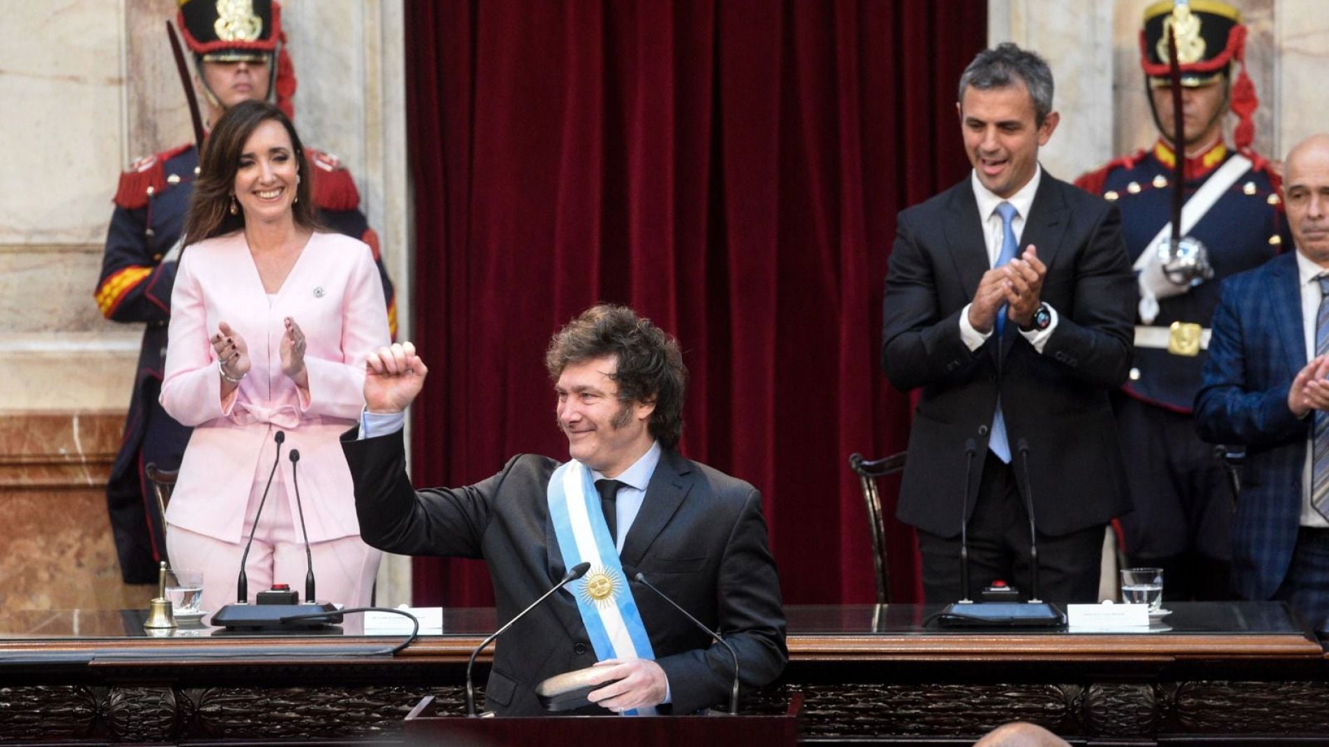 Los 8 proyectos del "paquete anti casta" que presentó el presidente Milei