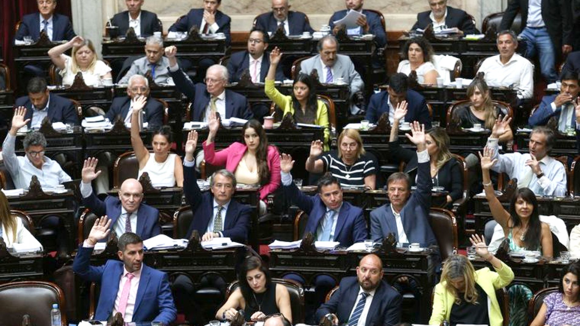 ¿Cuánto cobran los diputados y senadores de Argentina?