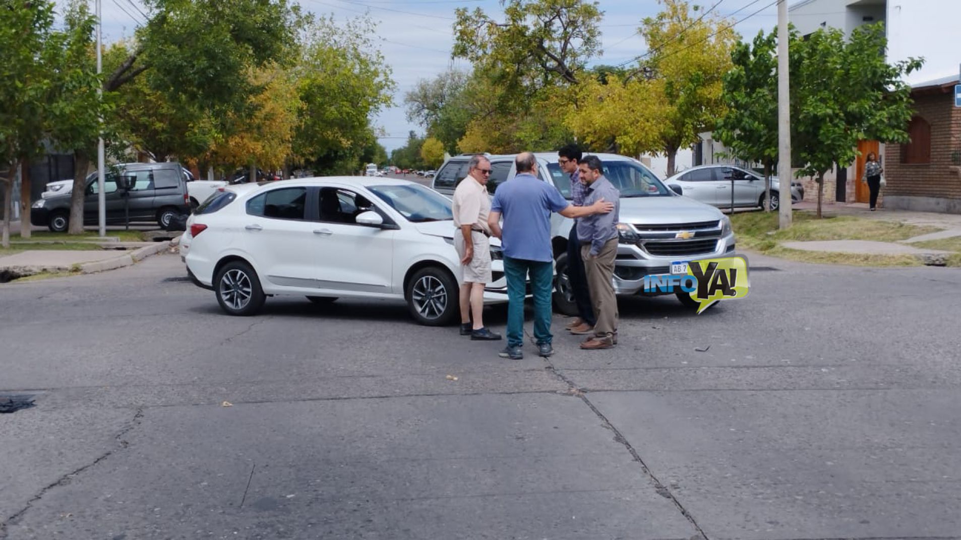 Los vehículos tuvieron daños menores y no hubo personas lesionadas.