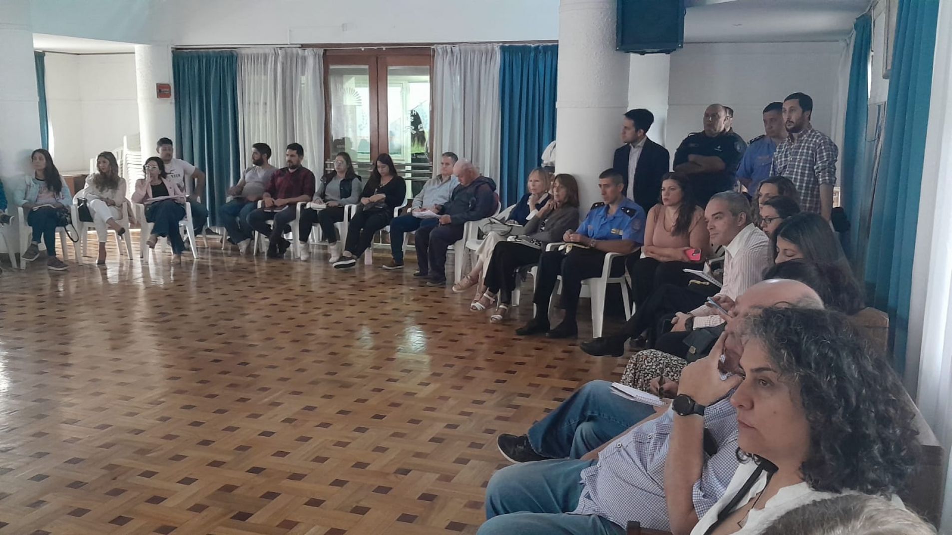 Se reunieron representantes de diversos organismos públicos y entidades intermedias.