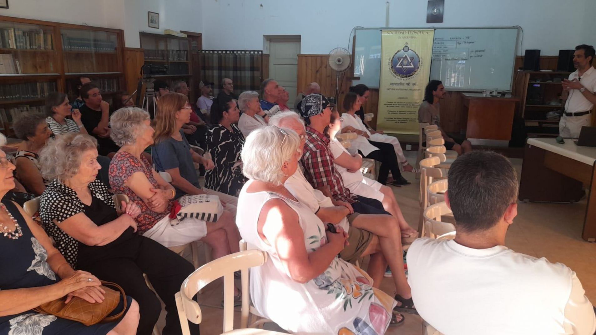 Inscriben a un semanario de Autotransformación