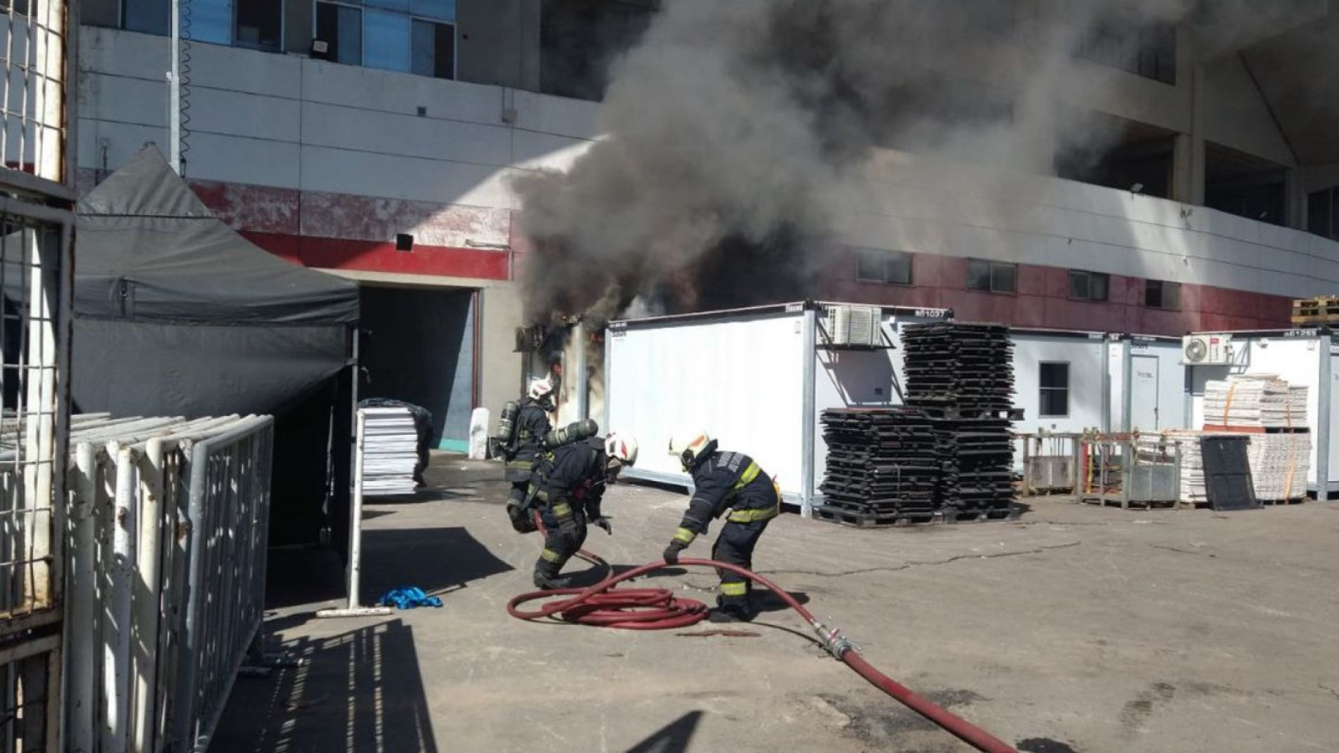 Incendio en el estadio de River: Alerta por presencia de pirotecnia en el lugar