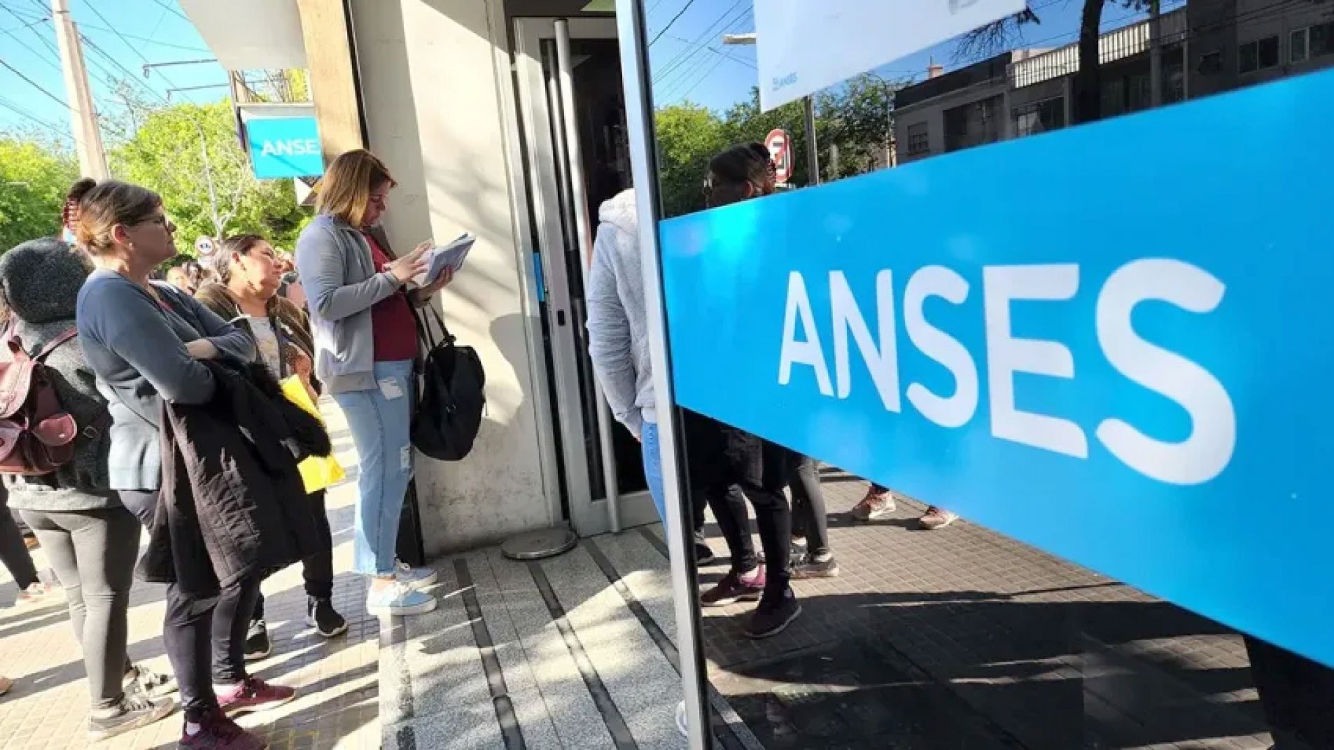 ANSES: ¿Quiénes cobran este martes 4 de febrero?