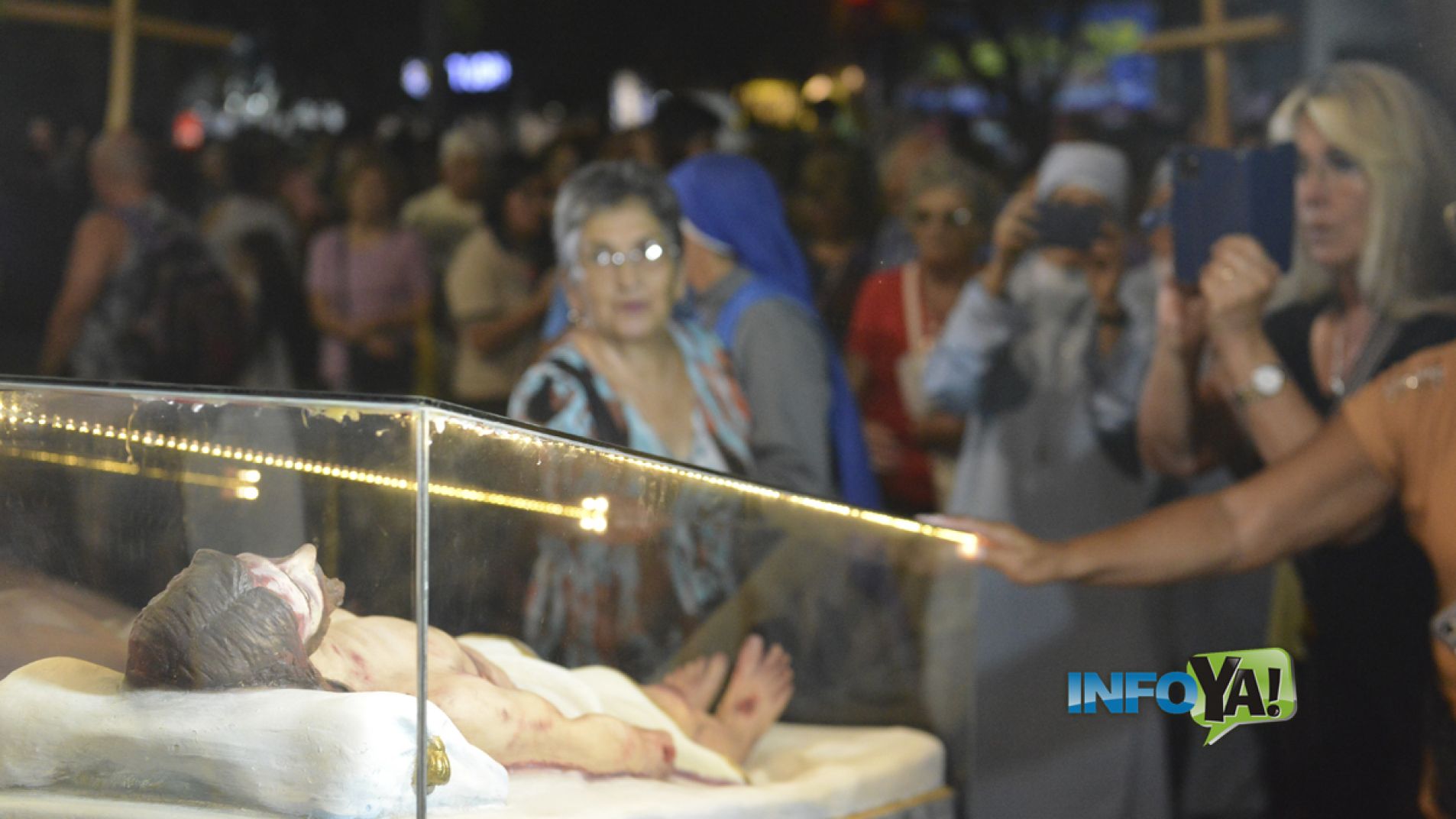 Fieles católicos caminaron hasta el Km Cero en el Vía Crucis del Encuentro