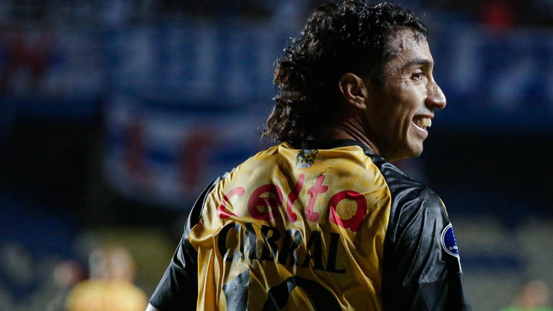 Luciano Cabral viste la 10 de Coquimbo Unido.