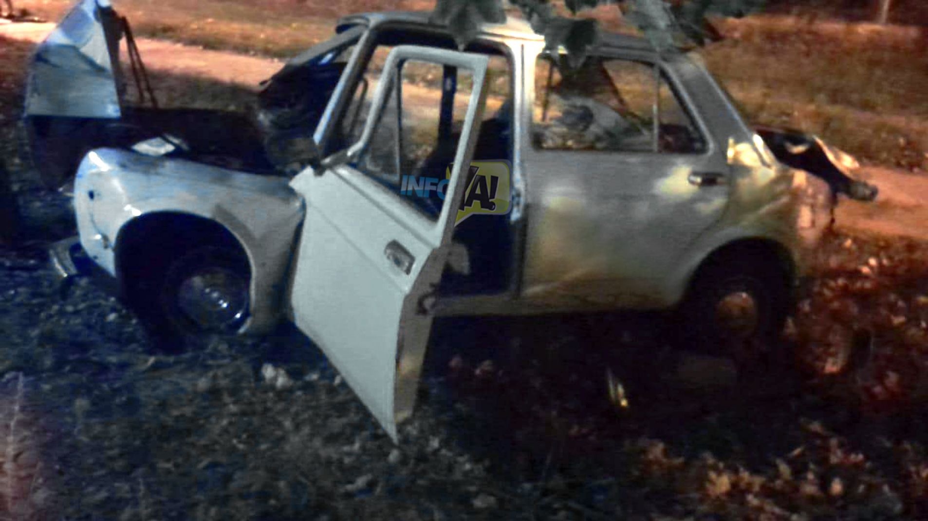 Un joven chocó su auto contra dos árboles y terminó fracturado