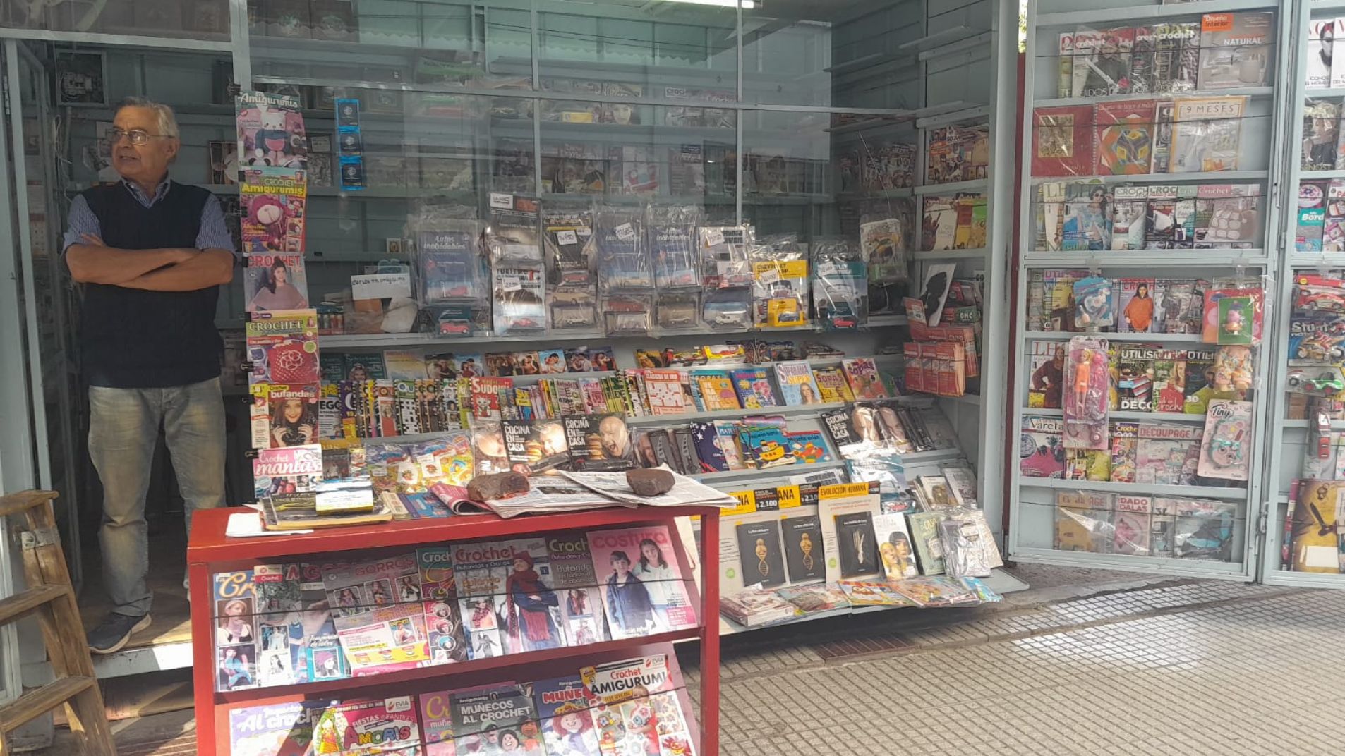 El tradicional "Quiosco Carlitos" es uno de los pocos puestos que van quedan en el centro.
