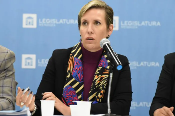  La ministra mendocina Jimena Latorre hablando en un evento del sector energético y minero.
