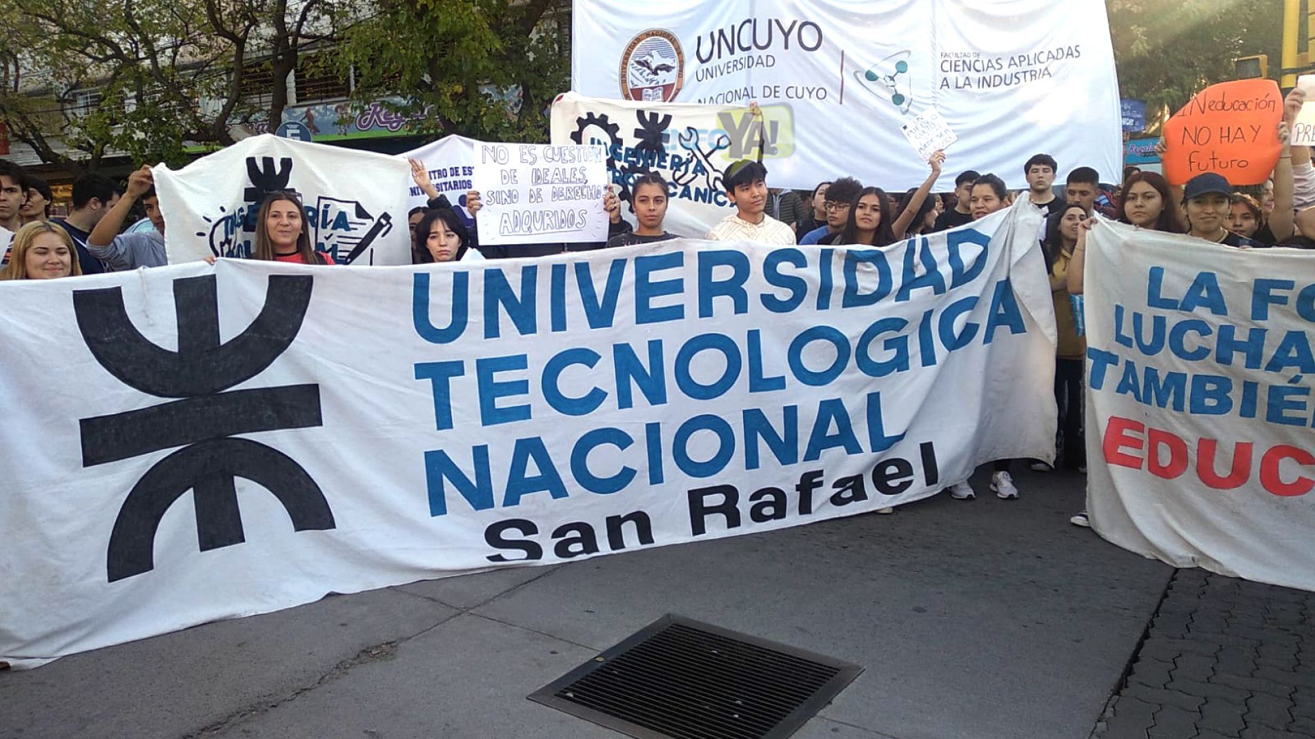 La marcha de las universidades del 23 de mayo pasado fue multitudinaria en San Rafael (foto archivo).
