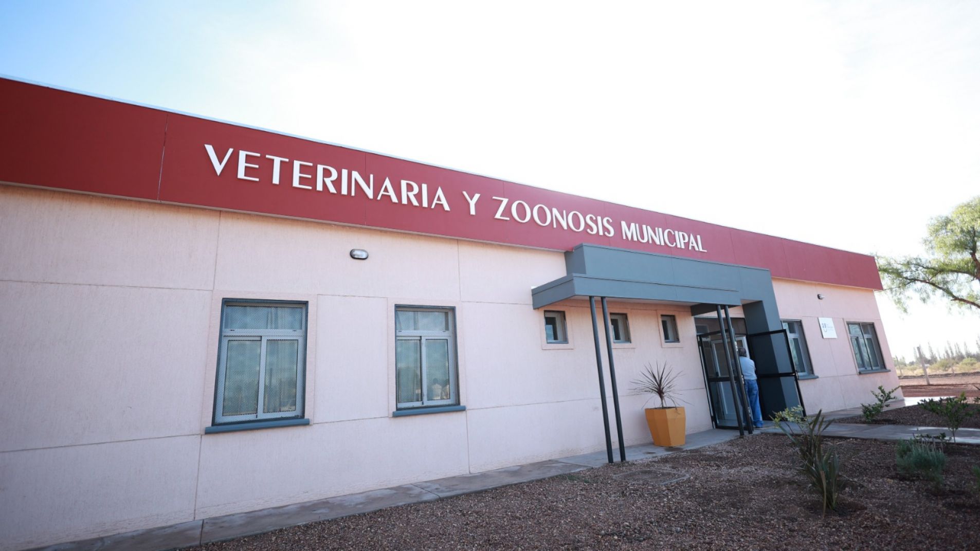 Consideran que el nuevo edificio de Veterinaria y Zoonosis está desaprovechado.