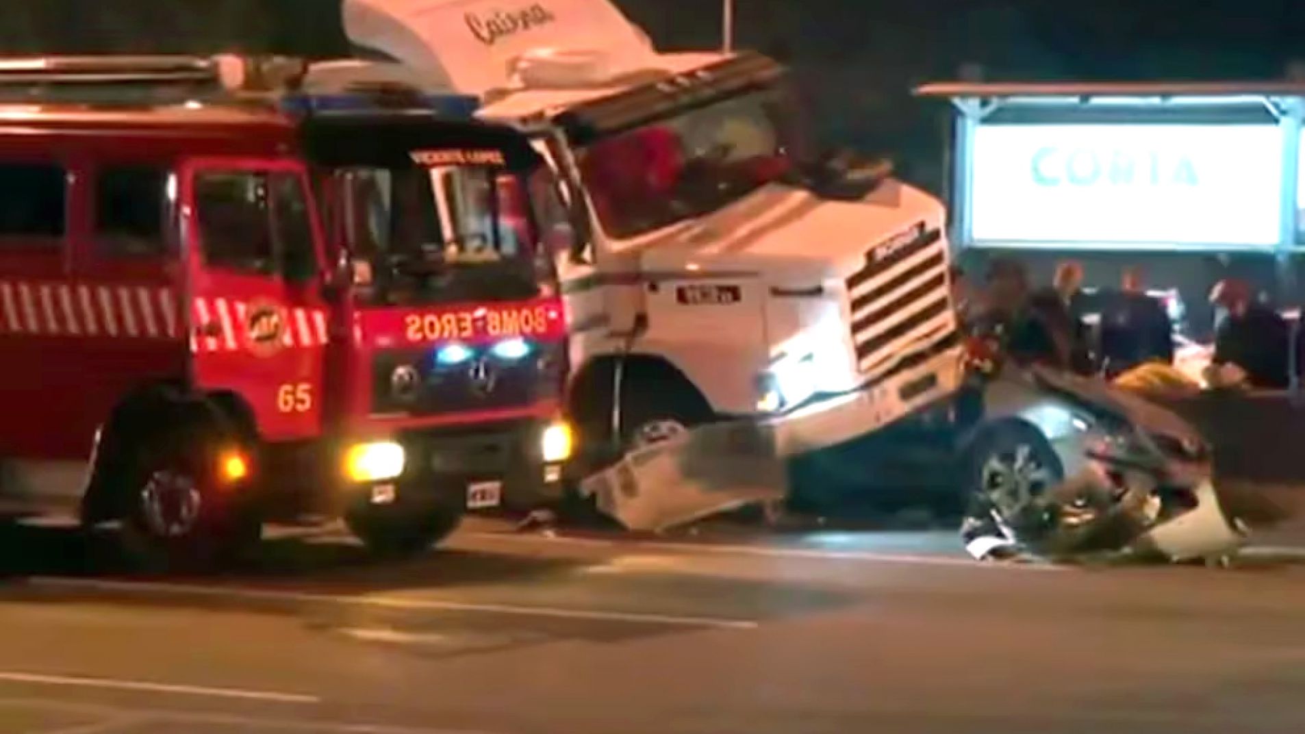 Accidente fatal: hay 2 muertos y un menor internado tras un choque múltiple