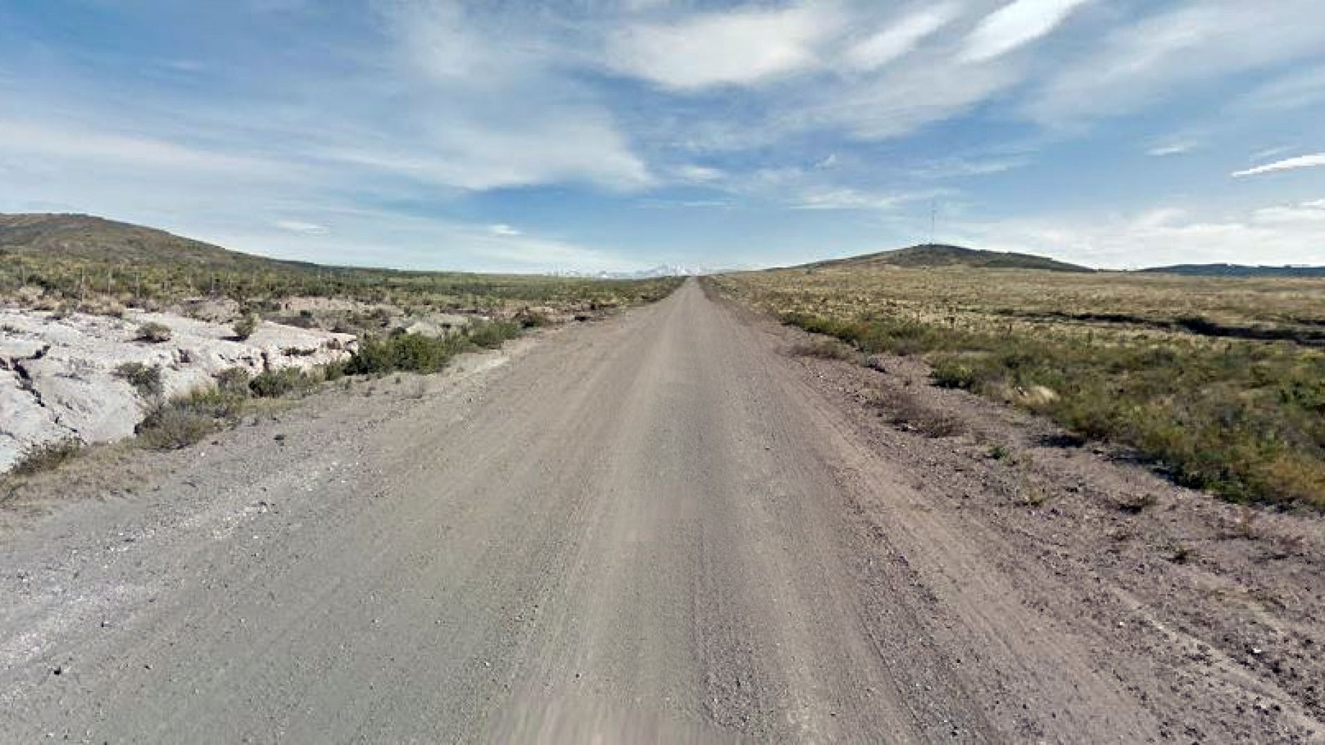 Tres personas lesionadas al volcar una camioneta que venía de Agua del Toro