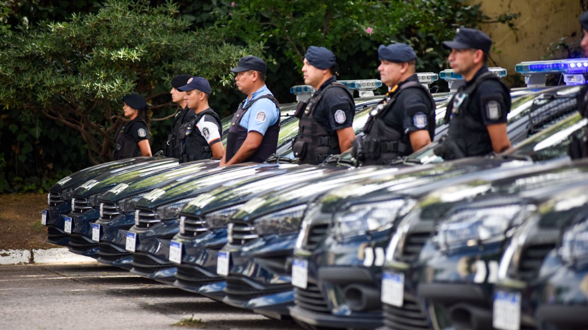 Por decreto: informaron al aumento salarial para policías y penitenciarios