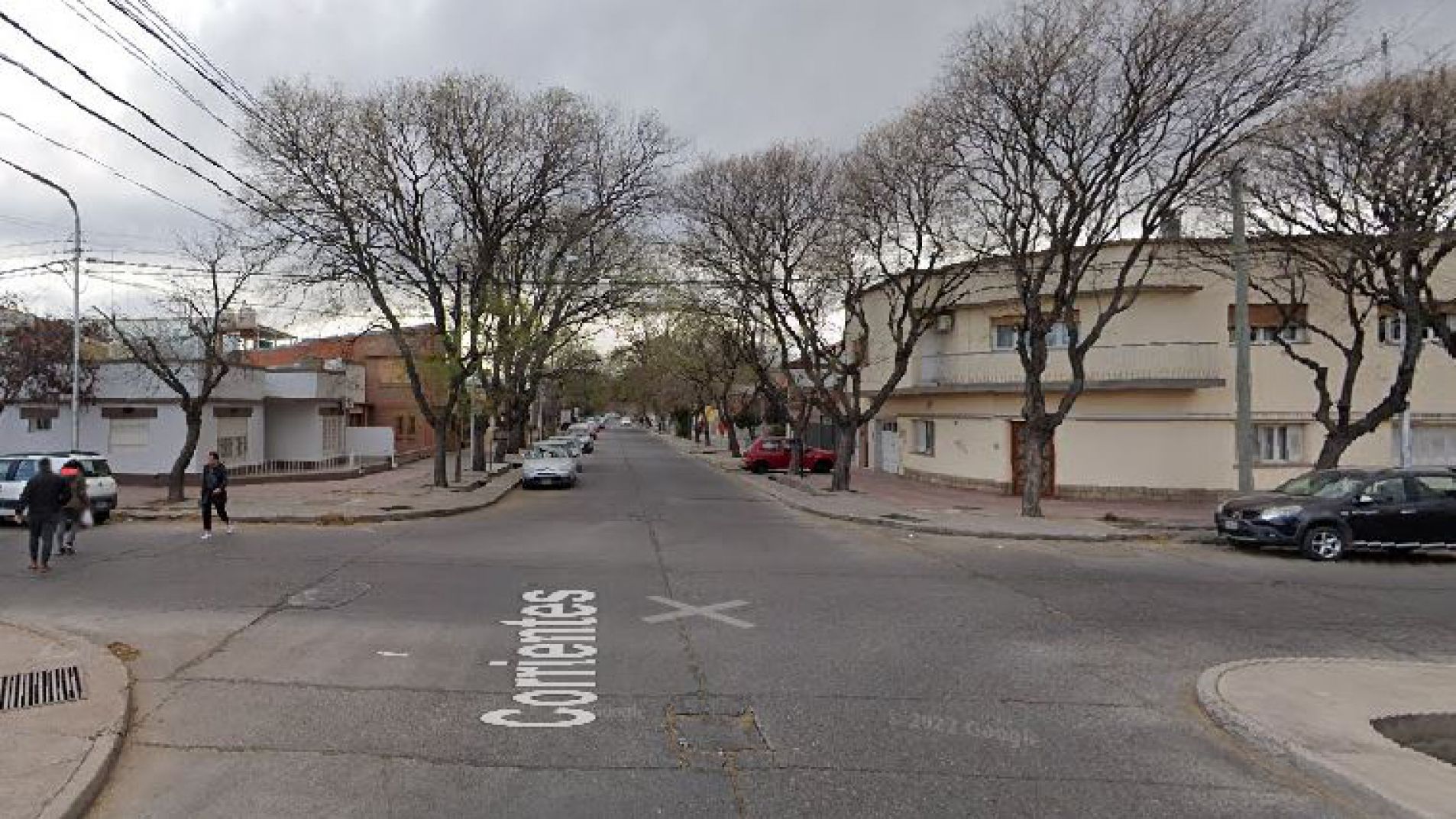 El accidente ocurrió en Corrientes y 3 de Febrero (foto Gooble Street View).