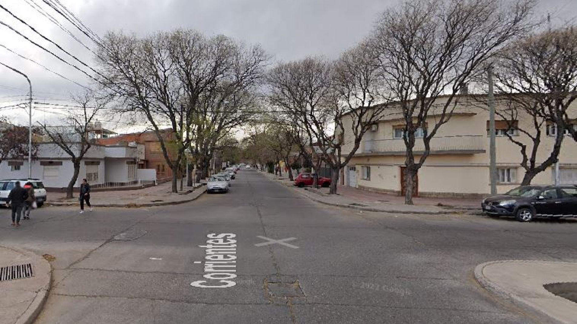 El accidente ocurrió en Corrientes y 3 de Febrero (foto Gooble Street View).