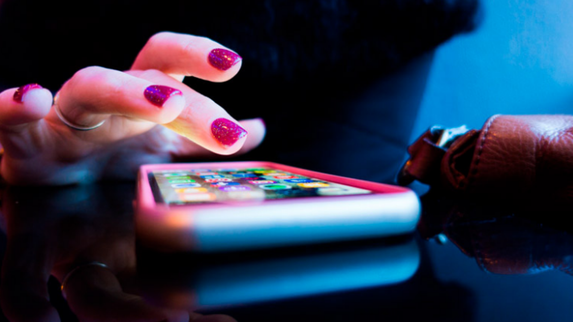 Qué es FOMO y cómo identificar esta patología ligada al uso de las redes sociales