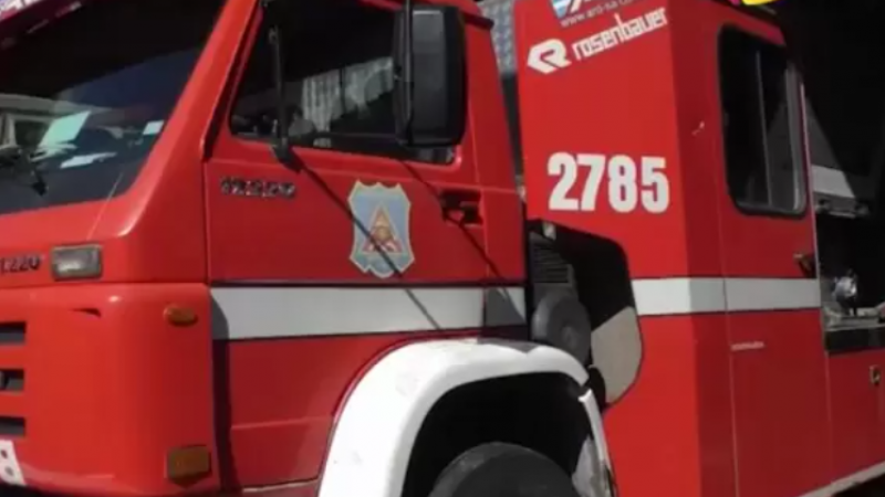 Mientras dormía se le incendió la casa y sufrió una intoxicación