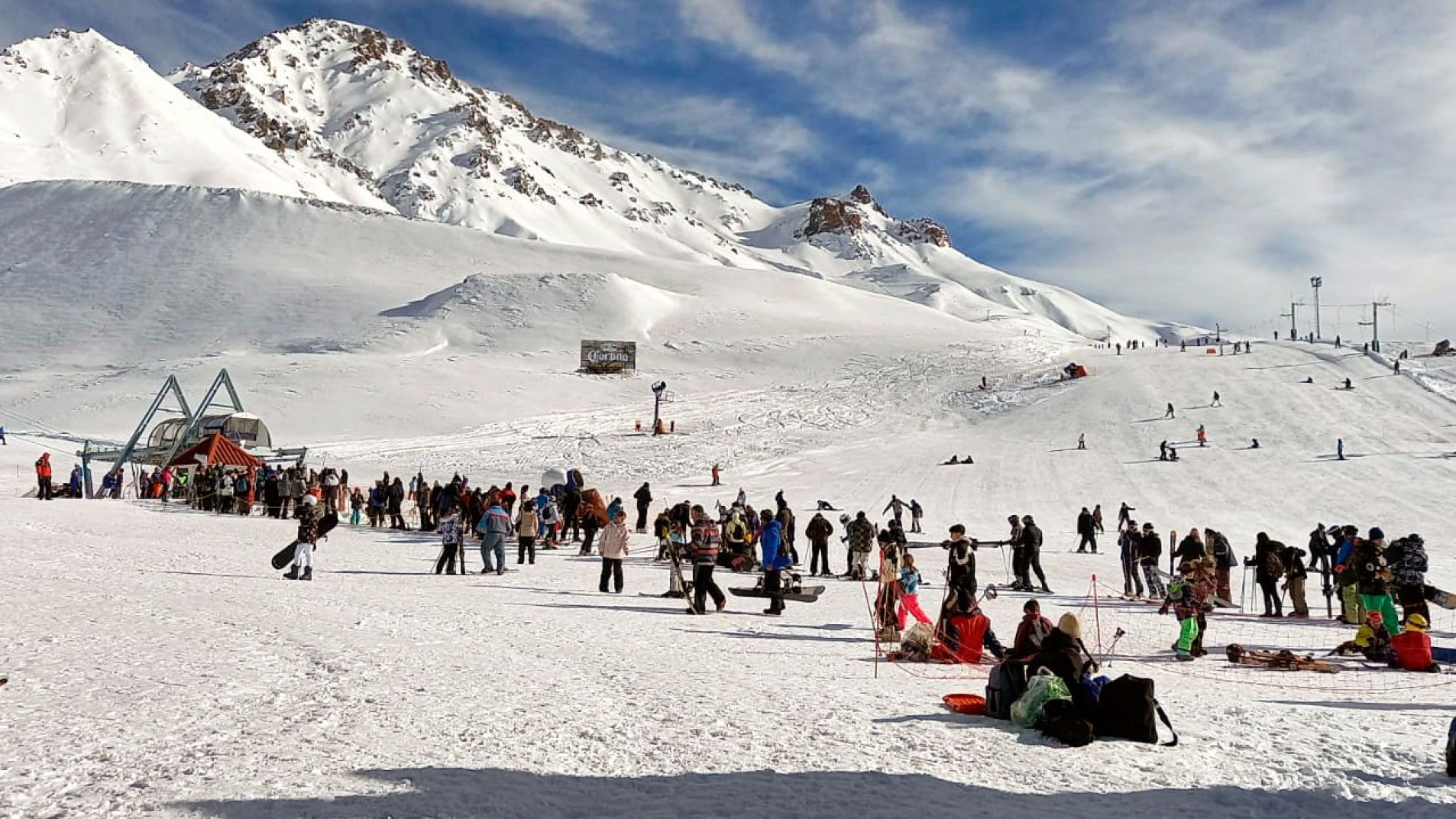 Conoce lo que sale una escapada a Las Leñas: equipos, pases y comida