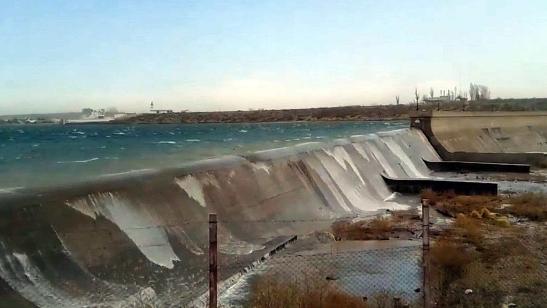 Video: Mirá como el Zonda agita el lago de El Nihuil