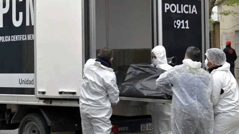 Un hombre y su pareja ocultaban el cadáver de una mujer en su propia casa