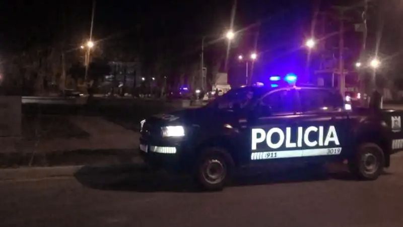 Atraparon a un hombre que intentaba robar en vehículos estacionados