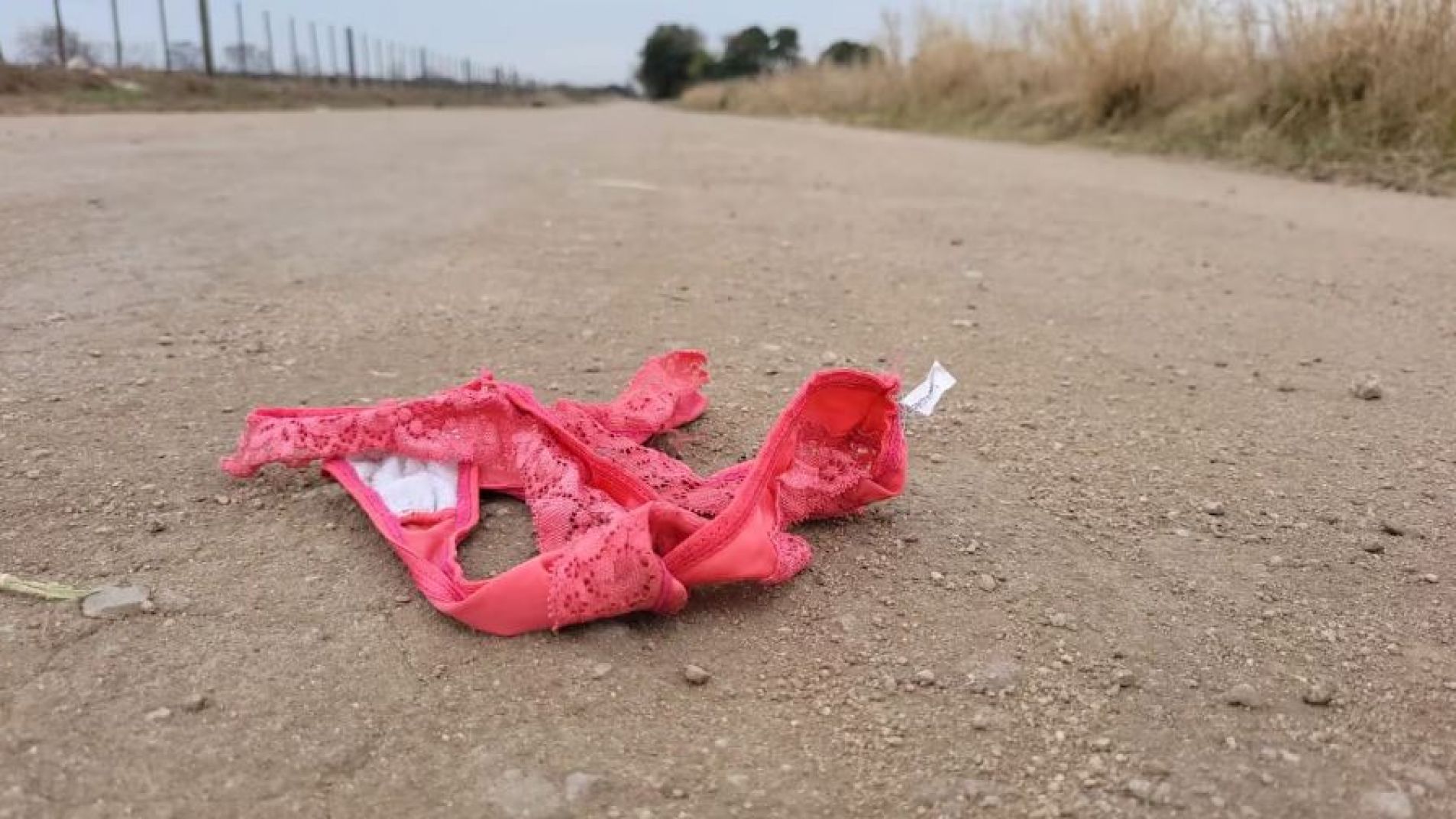 El "camino de las tangas", un misterio que se hizo viral, pero ya tiene explicación