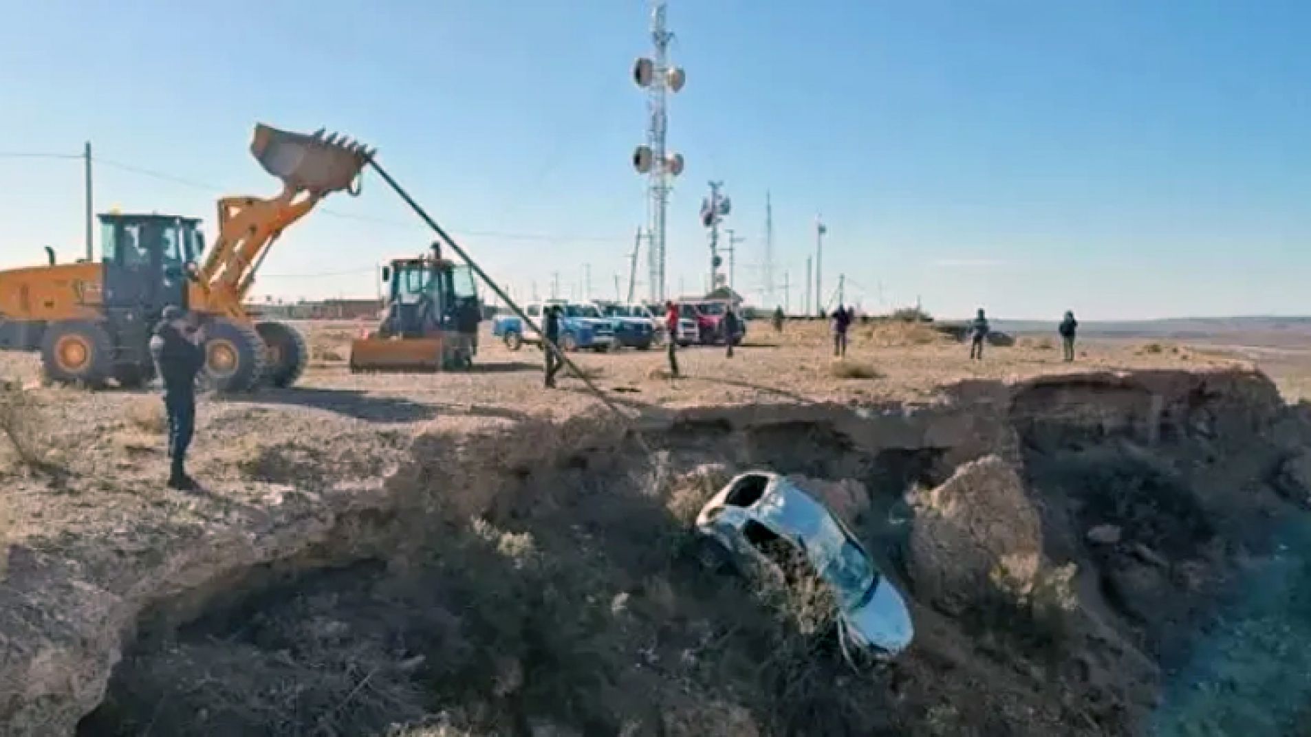 Mendocino arrojó el auto a un barranco con su expareja adentro