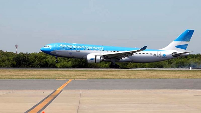 Aerolíneas Argentinas aumenta los pasajes por la suba del petróleo