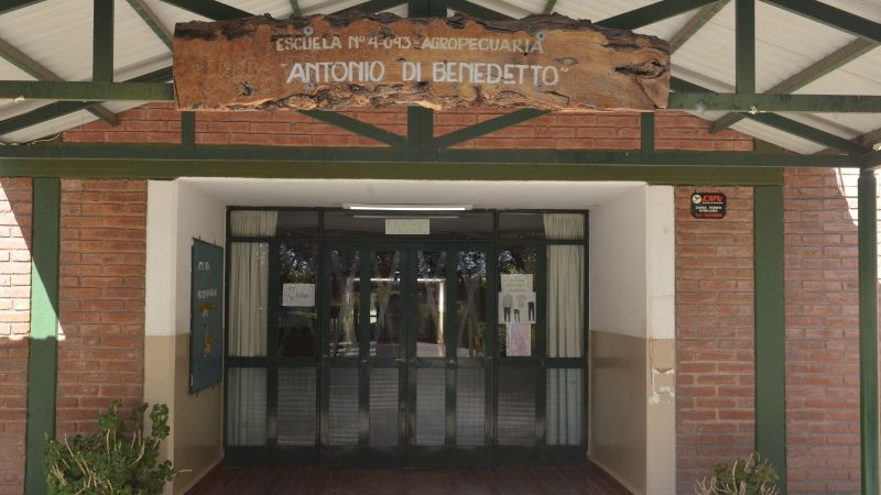 Estudiantes luchan por el sueño de conocer Cataratas del Iguazú