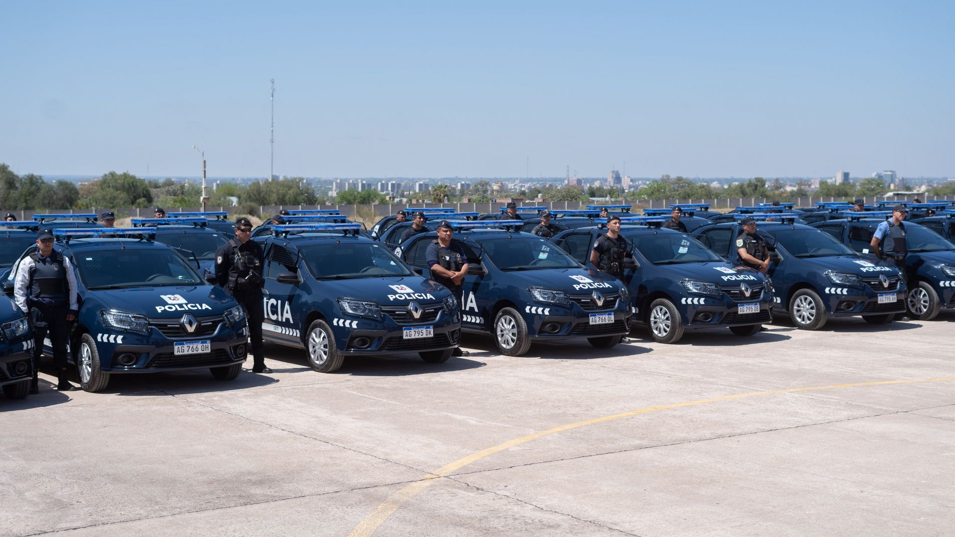 El gobierno entregó patrulleros y once van a venir a San Rafael