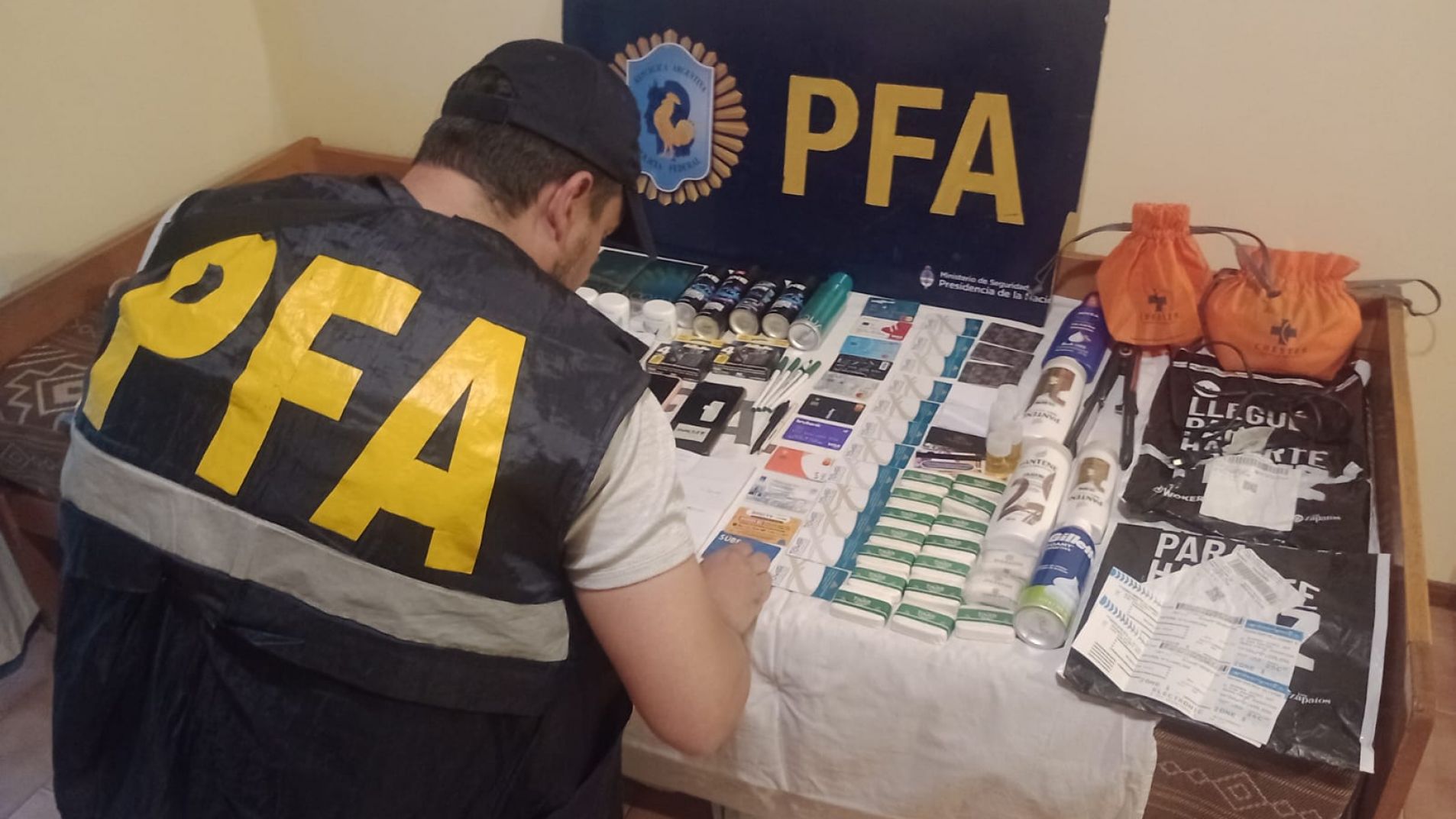 Detuvieron en Valle Grande a una pareja por millonarias estafas a comercios sanrafaelinos